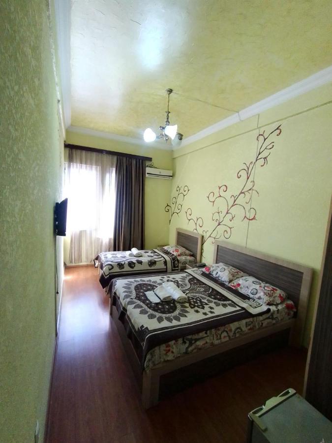 Hotel Vakhtanguri バトゥーミ エクステリア 写真