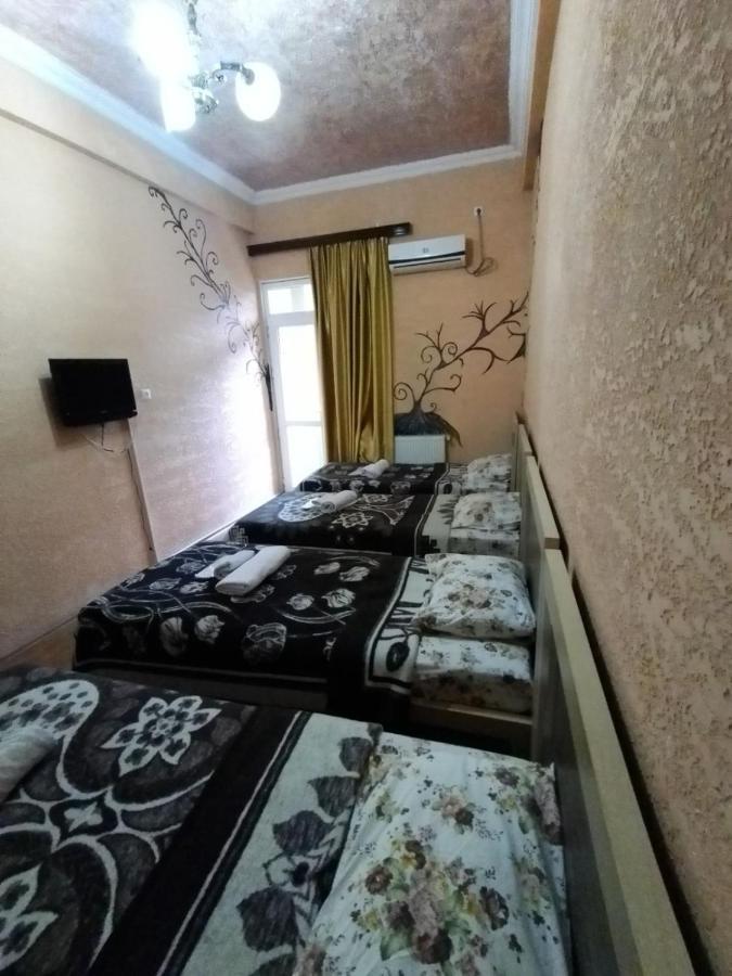 Hotel Vakhtanguri バトゥーミ エクステリア 写真