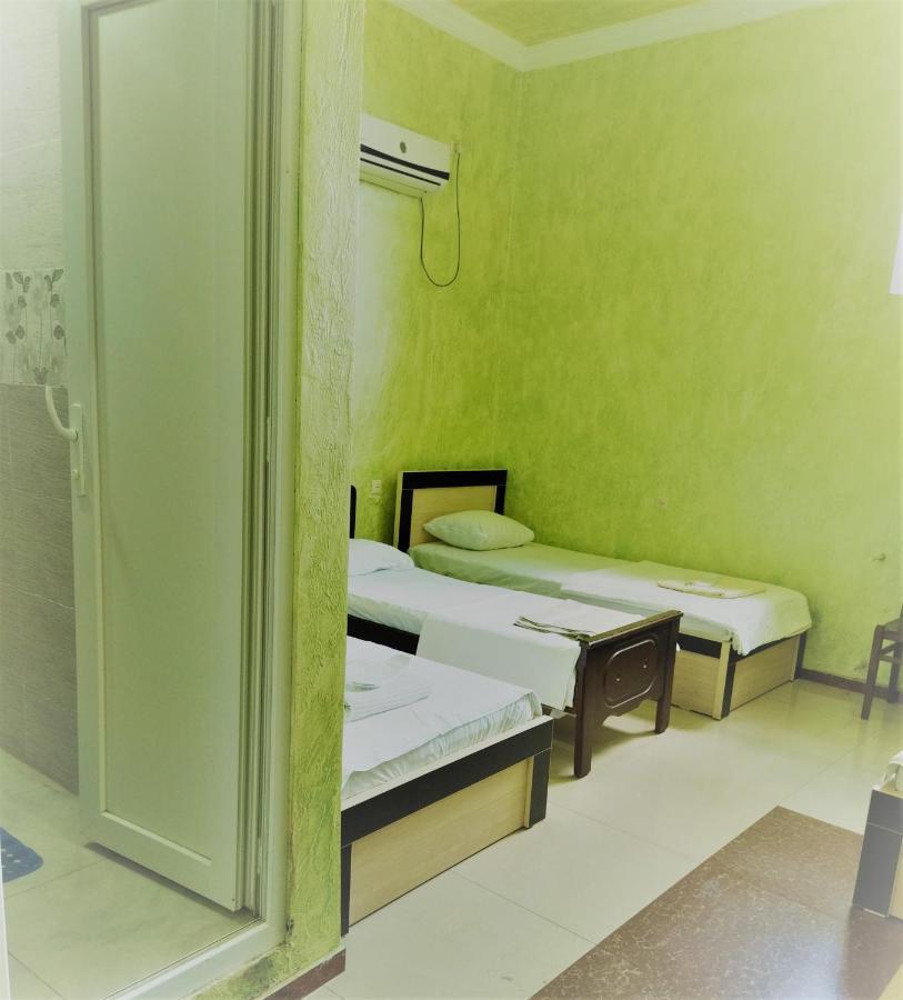 Hotel Vakhtanguri バトゥーミ エクステリア 写真