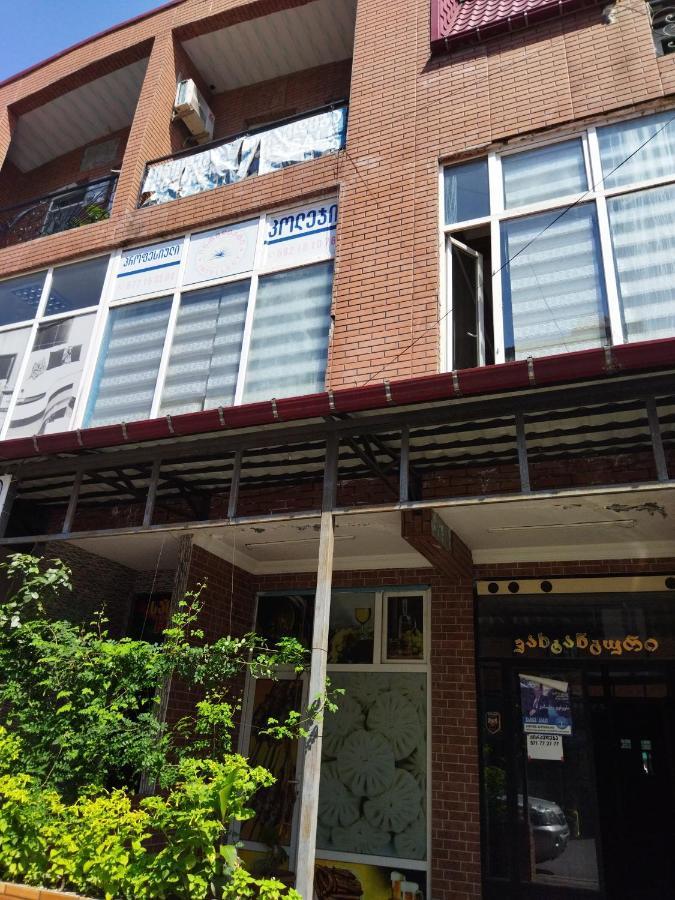 Hotel Vakhtanguri バトゥーミ エクステリア 写真