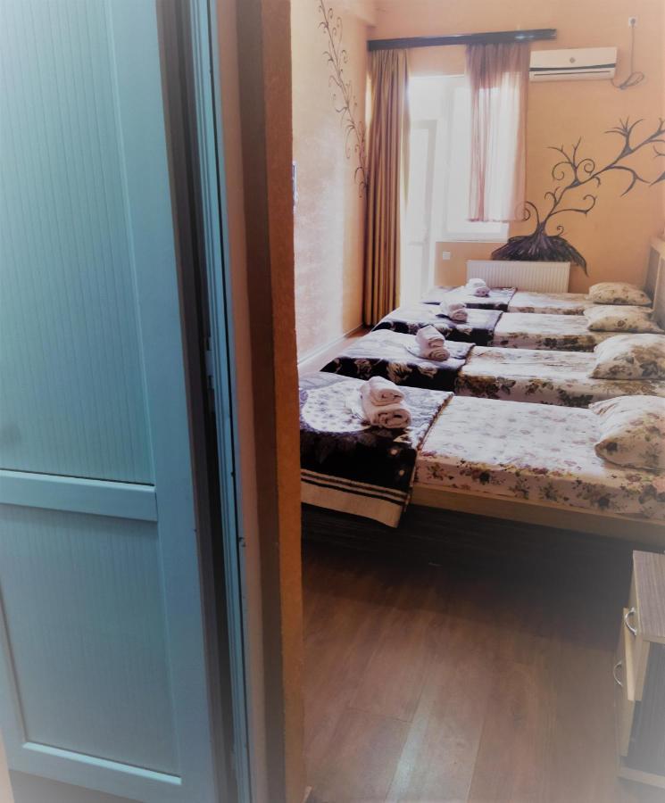 Hotel Vakhtanguri バトゥーミ エクステリア 写真