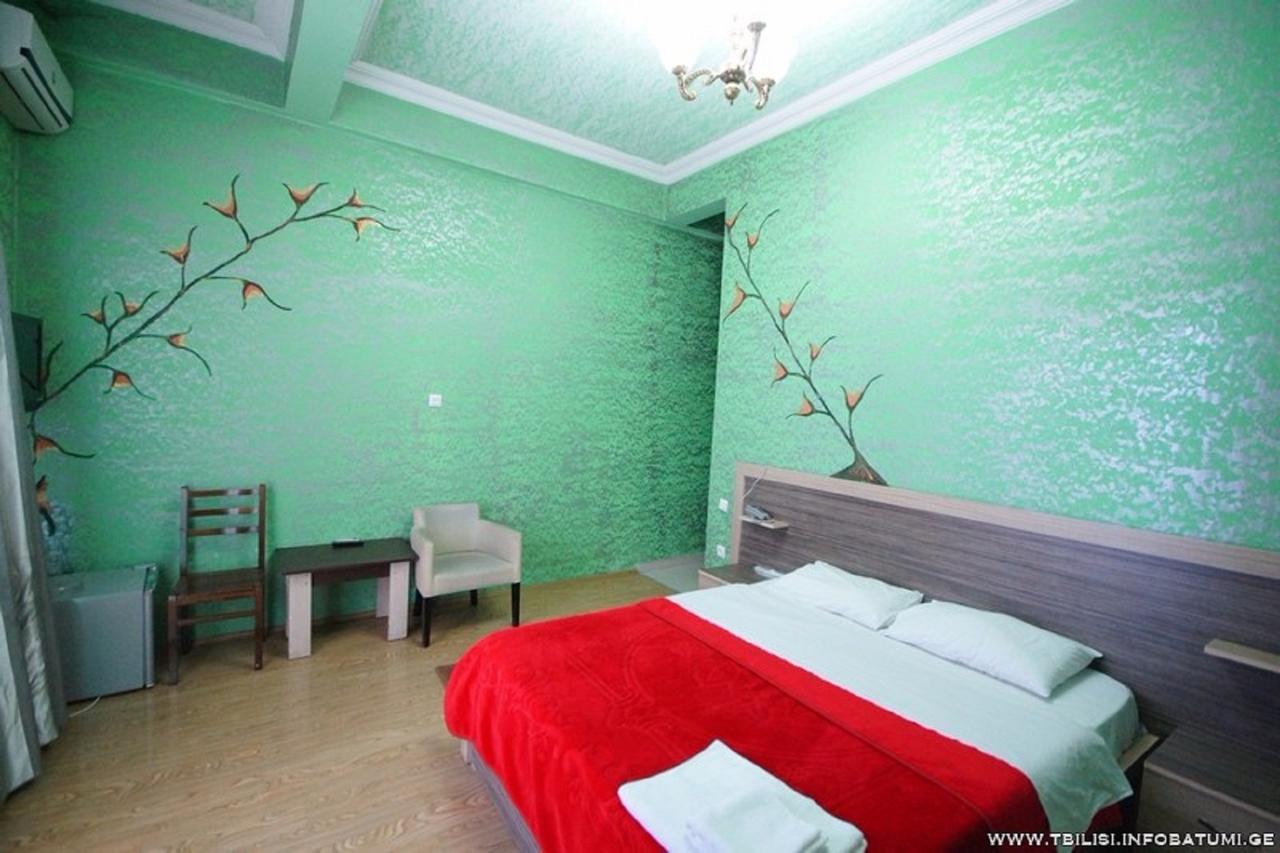 Hotel Vakhtanguri バトゥーミ エクステリア 写真
