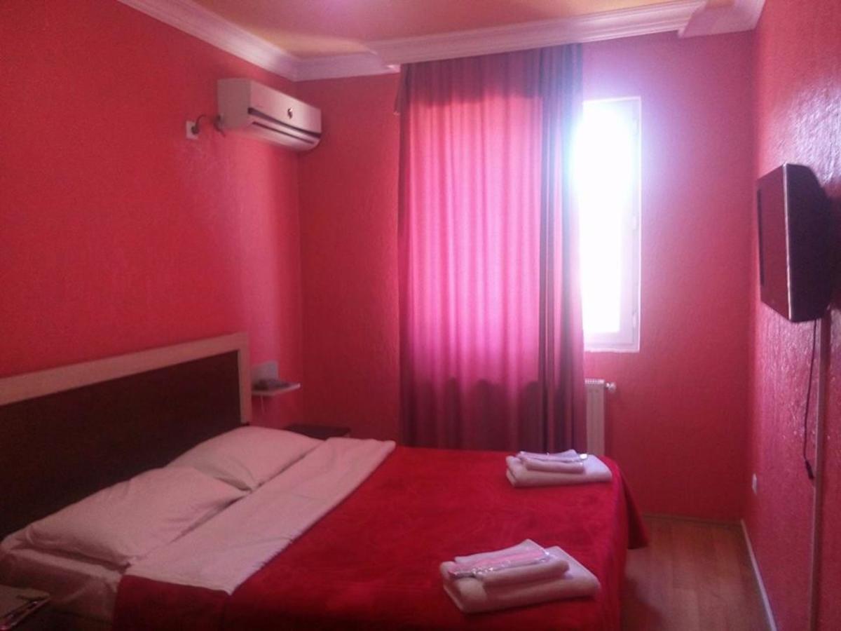 Hotel Vakhtanguri バトゥーミ エクステリア 写真