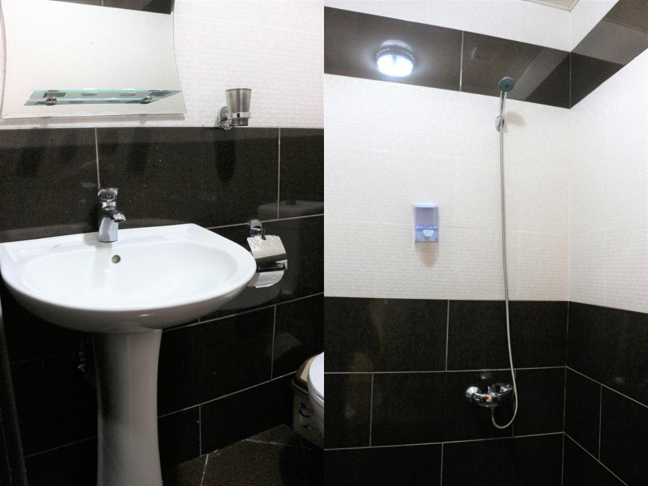 Hotel Vakhtanguri バトゥーミ エクステリア 写真